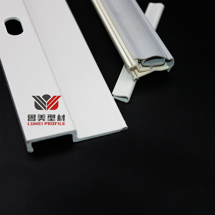 Kundenspezifische Produktion für extrudiertes PVC-Profil aus Kunststoff